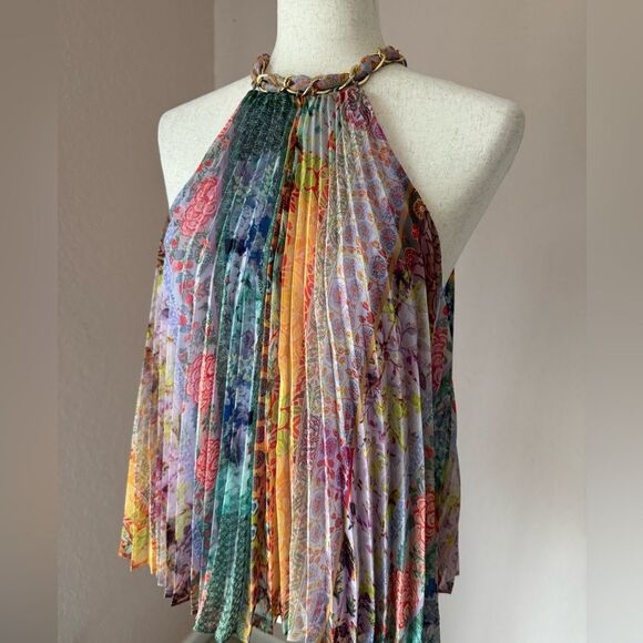 NWT Alice + Olivia Alycia Pleated Chiffon Top with chain collar - Picture 3 of 12